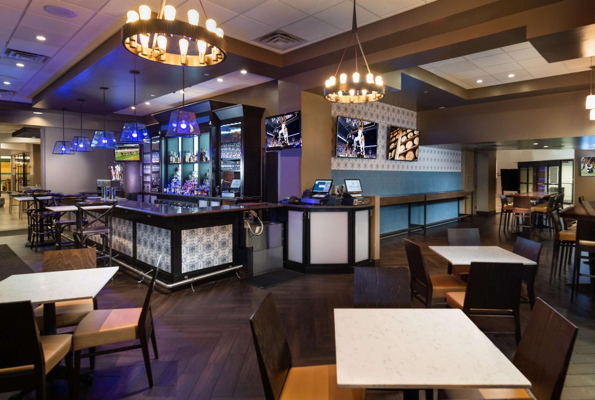 Hilton Lexington Downtown Hotel Екстериор снимка
