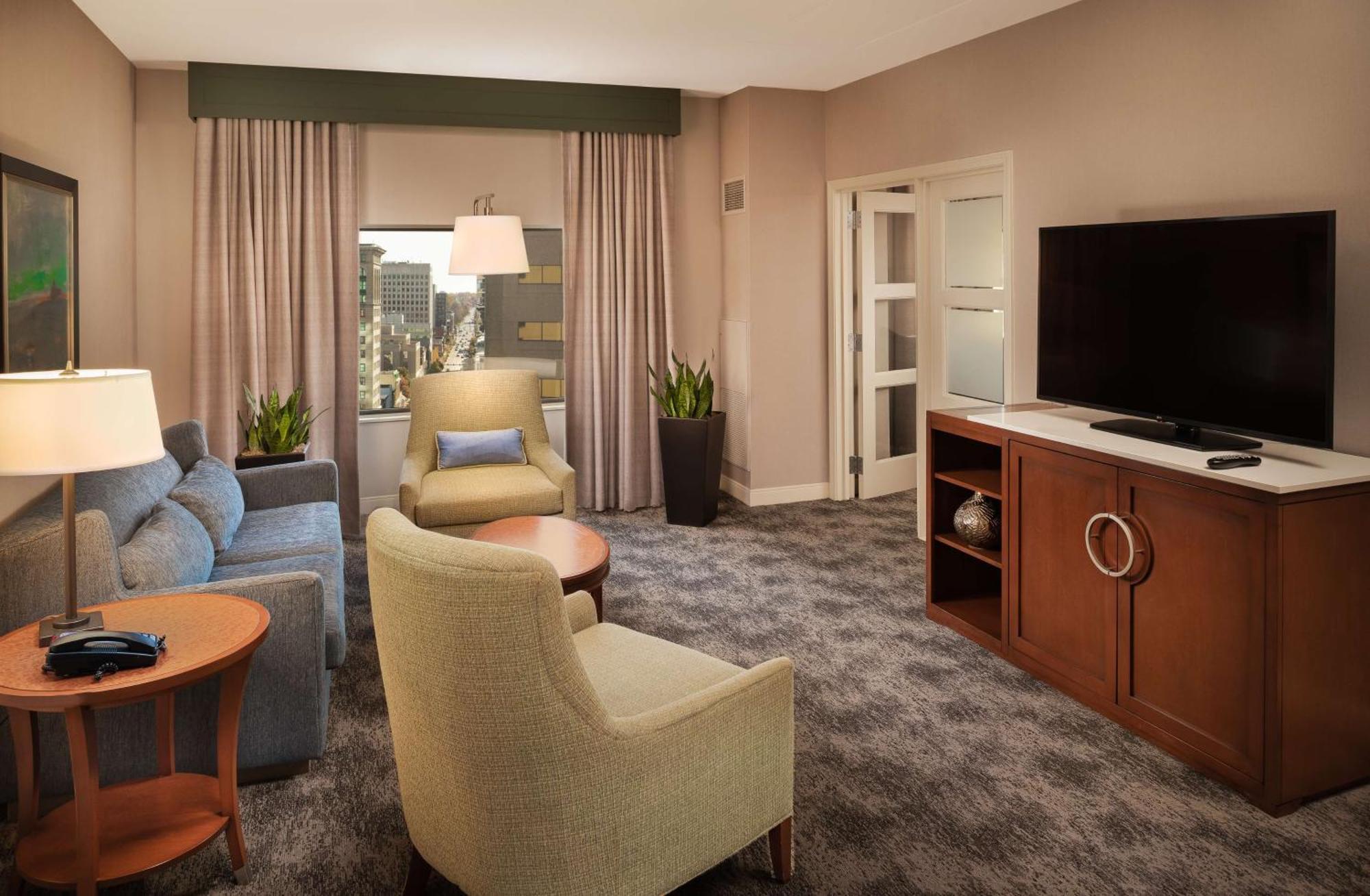 Hilton Lexington Downtown Hotel Екстериор снимка