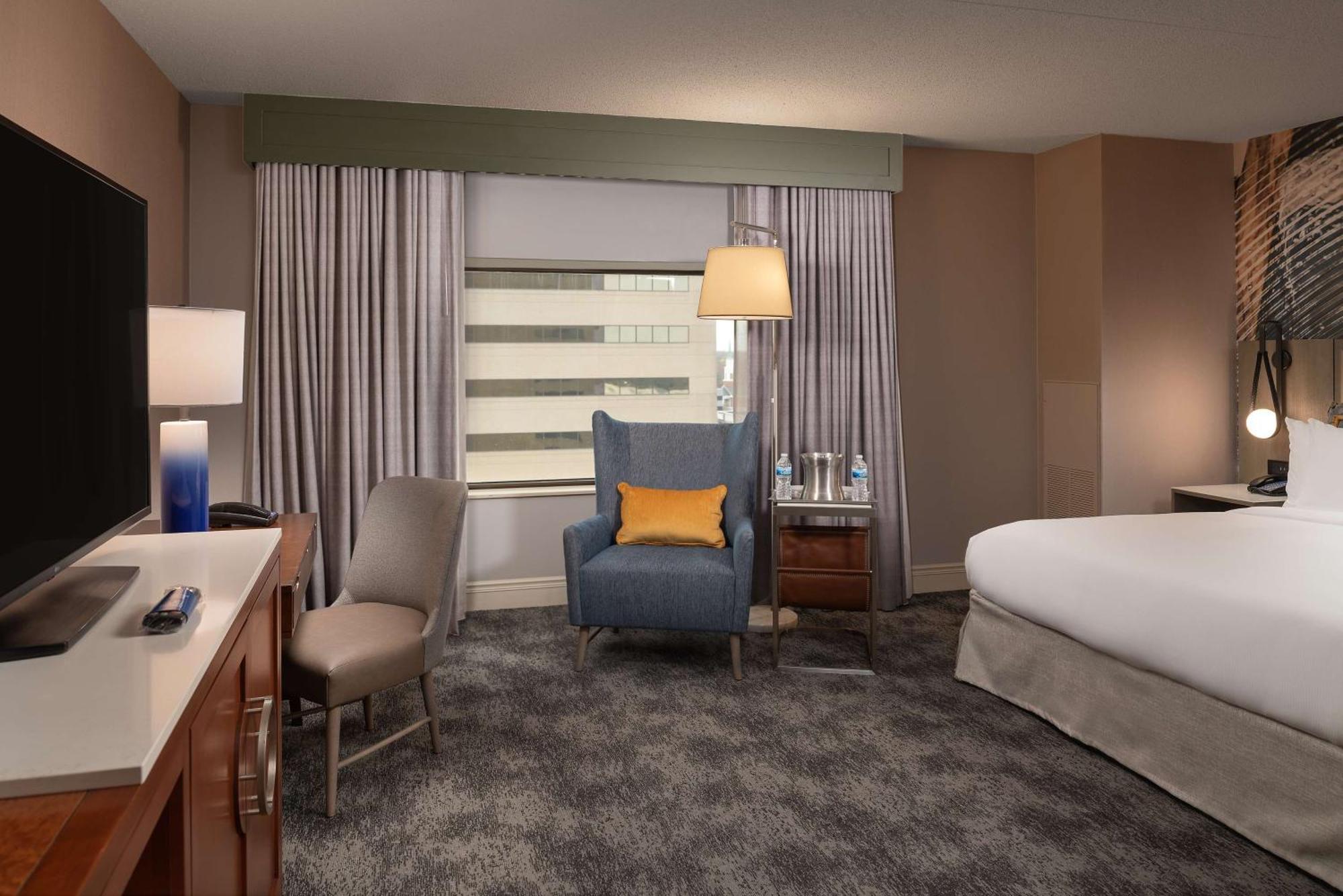 Hilton Lexington Downtown Hotel Екстериор снимка